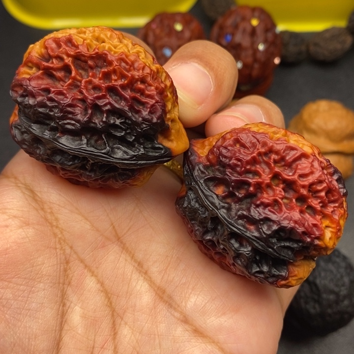 文玩核桃把件38尺领头羊金蟾