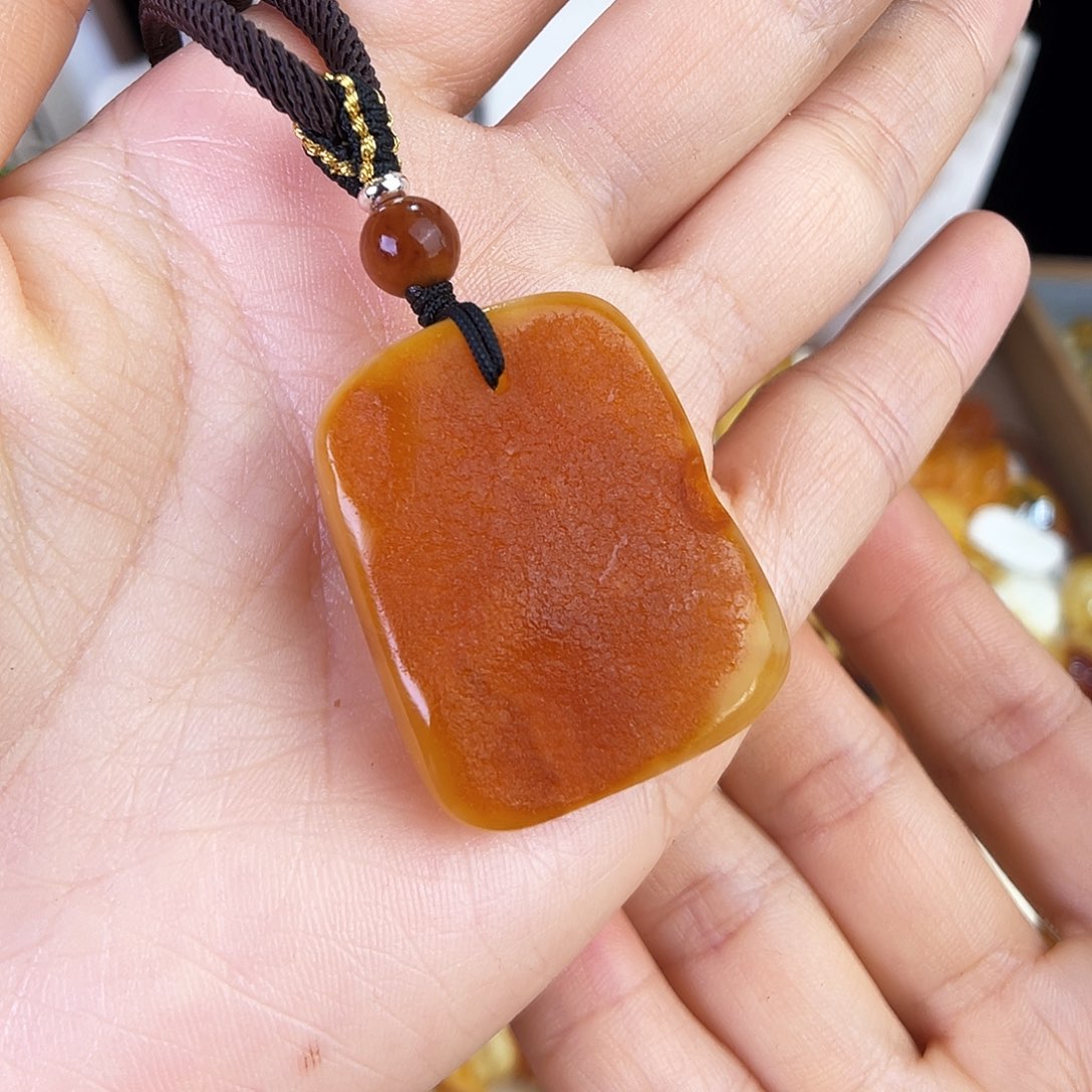 琥珀珠宝奇石未镶嵌，