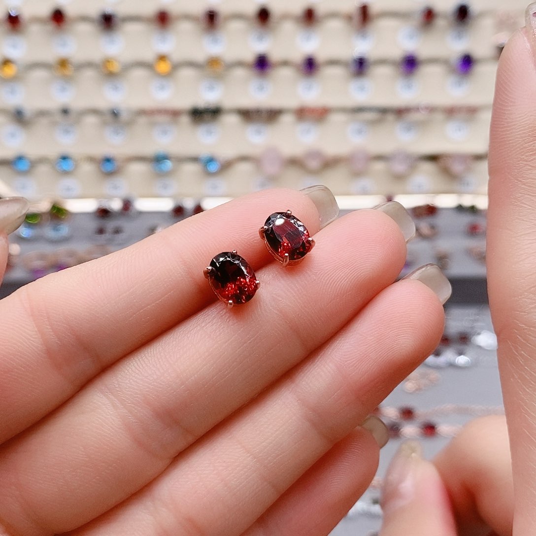 石榴石耳钉银S925镶嵌耳钉