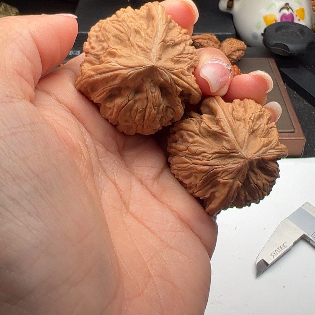 文玩核桃把件三棱40