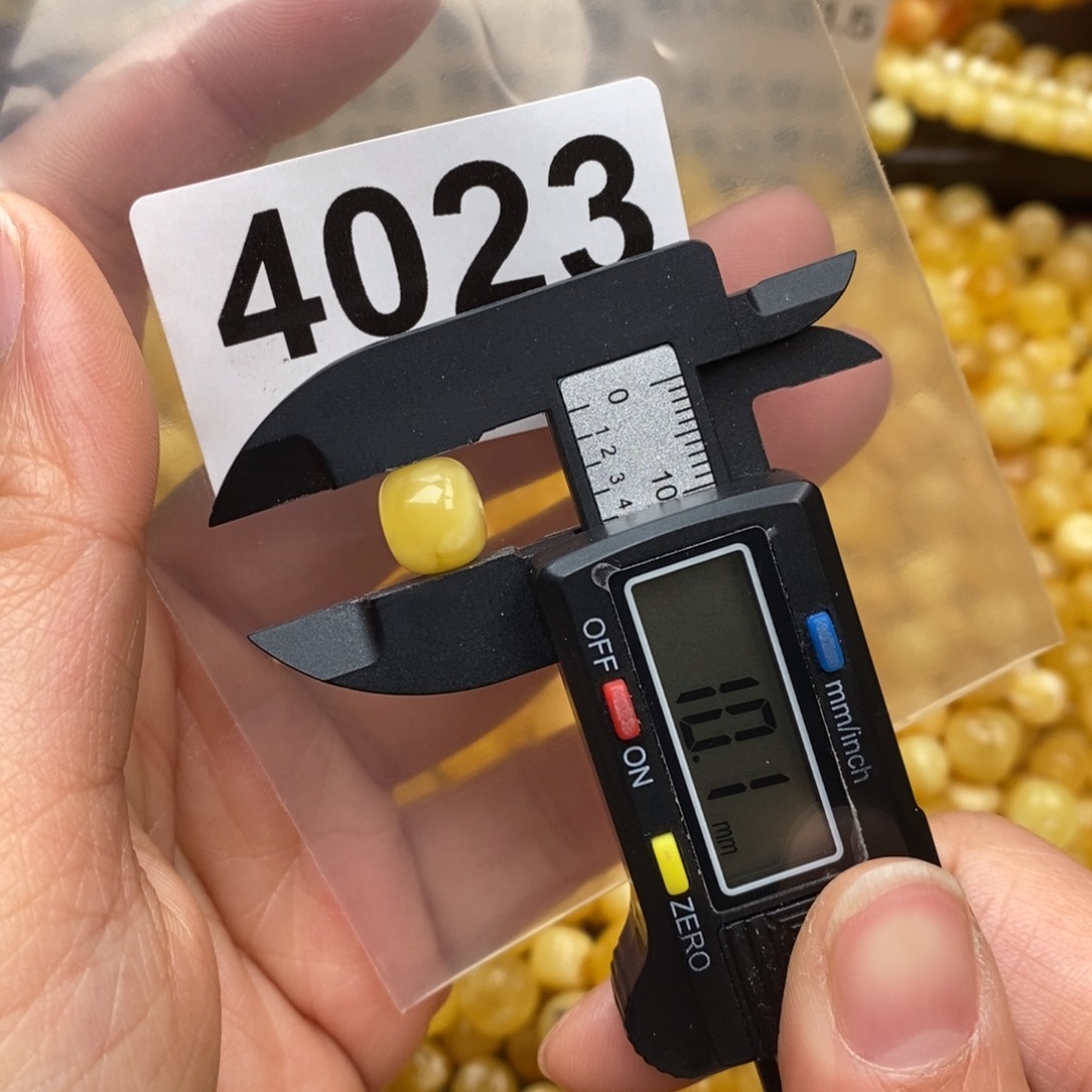 蜜蜡珠宝奇石未镶嵌