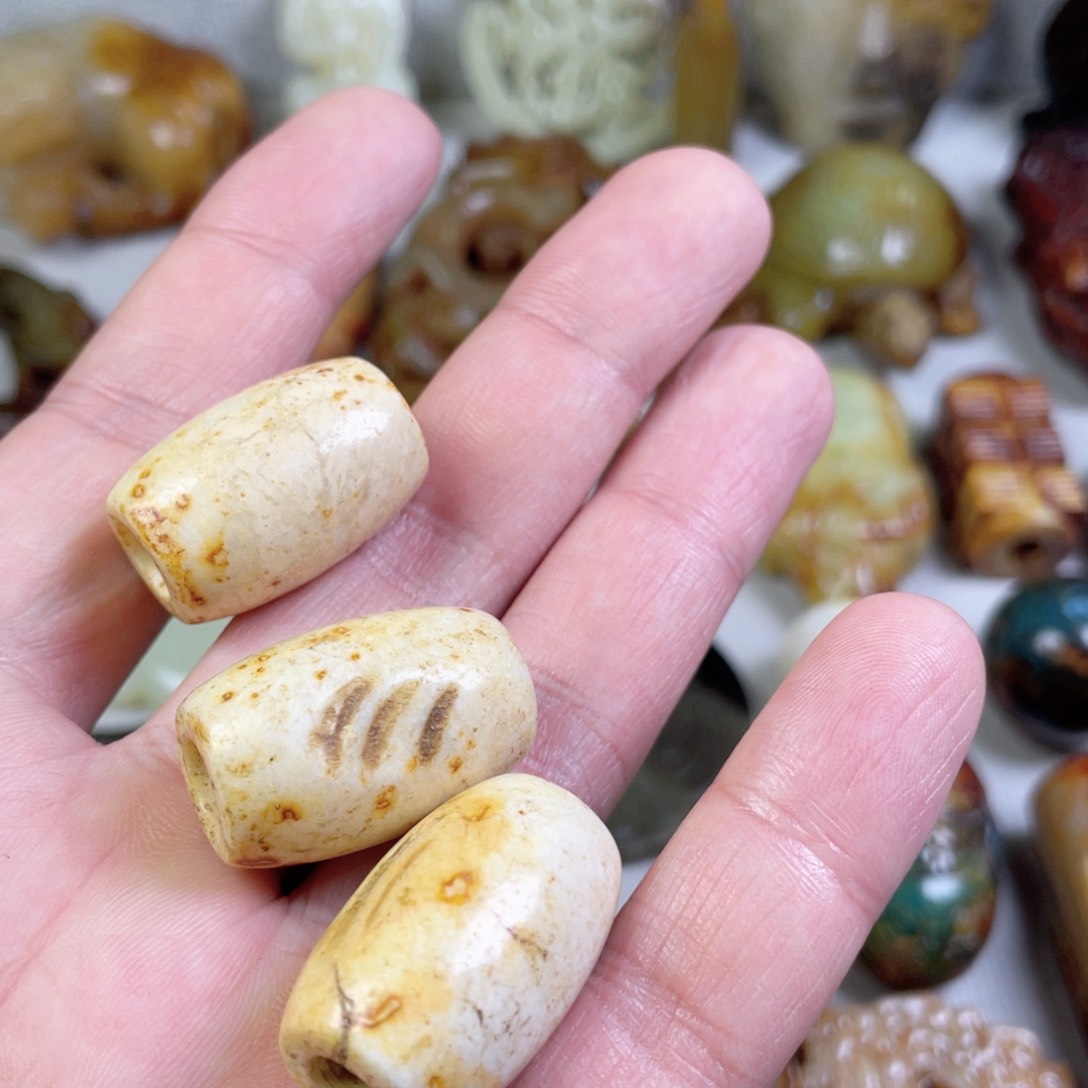 和田玉颈饰未镶嵌