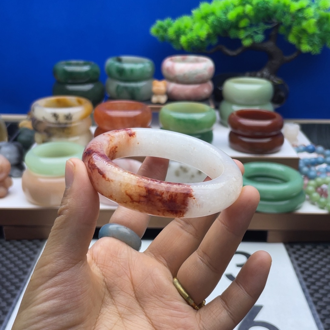 石英质玉未镶嵌手镯