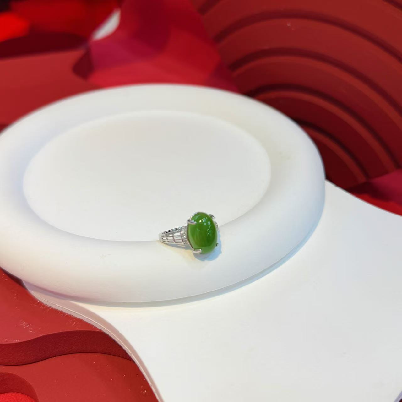 S925银蕾丝镶嵌9*13mm碧玉旦面戒指HNZ12741