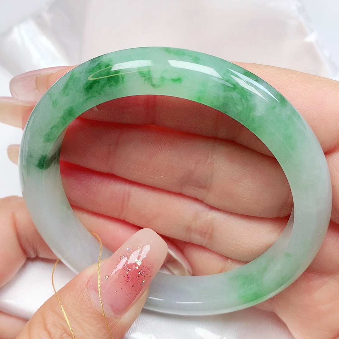 翡翠手镯未镶嵌抖音772