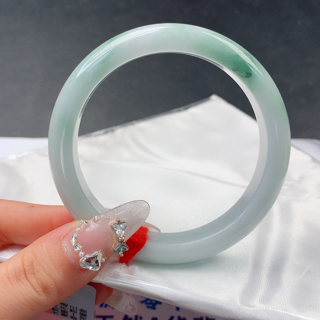 翡翠手镯未镶嵌0027正58