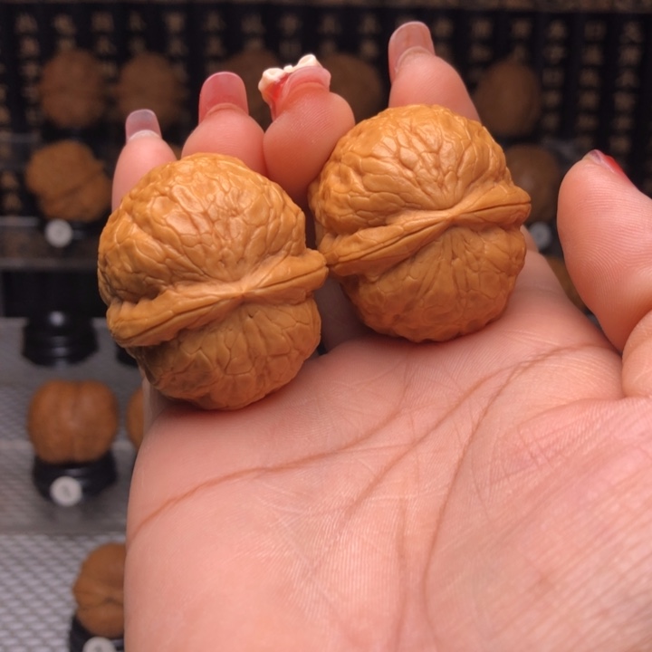 橄榄核吊坠24瓷娃娃