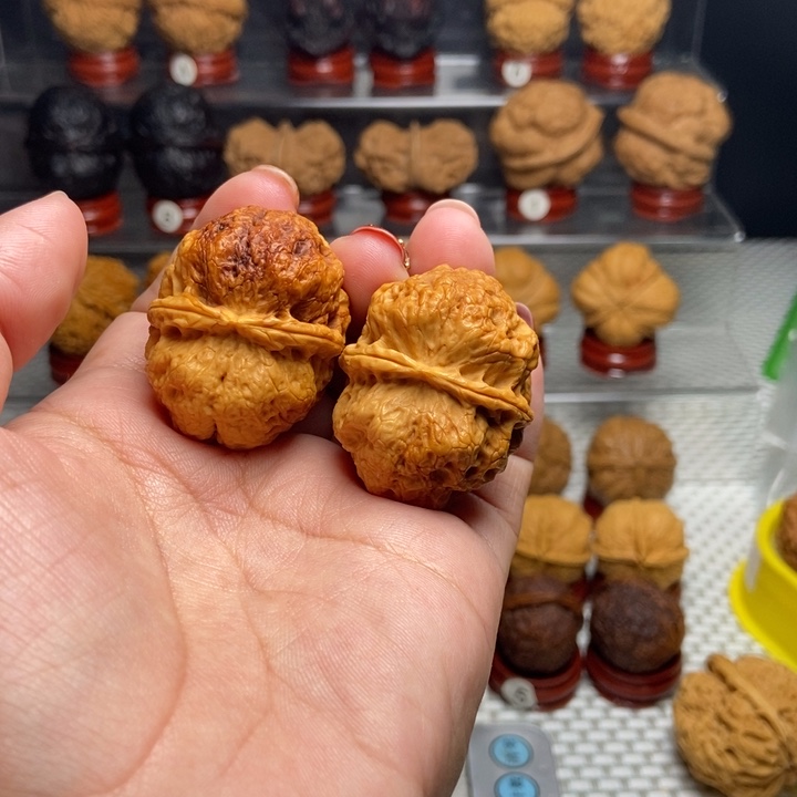 文玩核桃把件香妃元宝41