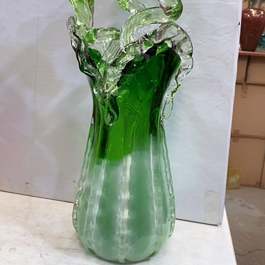 琉璃花瓶高34厘米口径12厘米