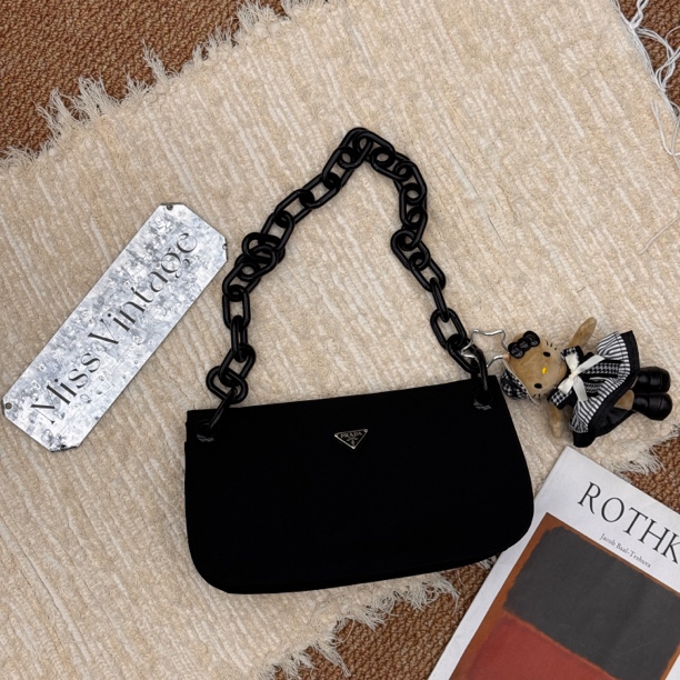 95新 Prada/普拉达 觅时/三角标亚克力链条单肩包/118412