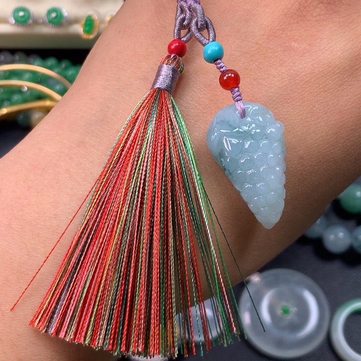 翡翠未镶嵌颈饰葡萄