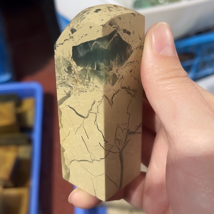 云南石偏远满百包邮