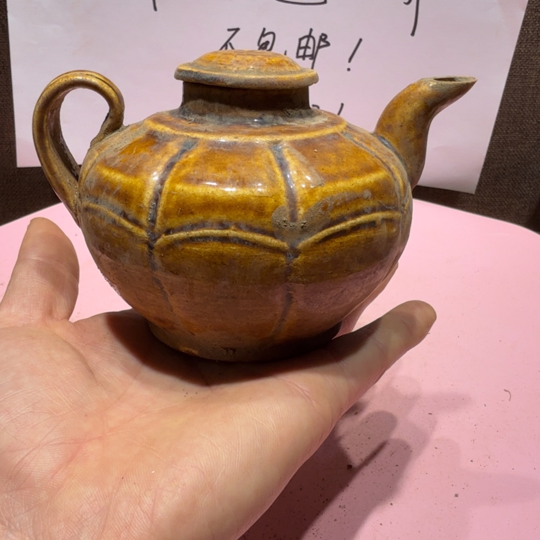 陶其他漂亮的小瓷瓶子