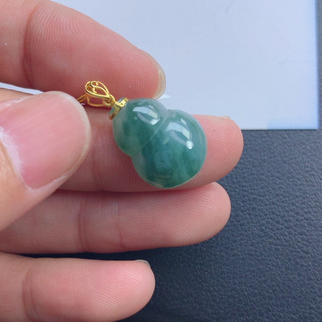 翡翠颈饰未镶嵌葫芦