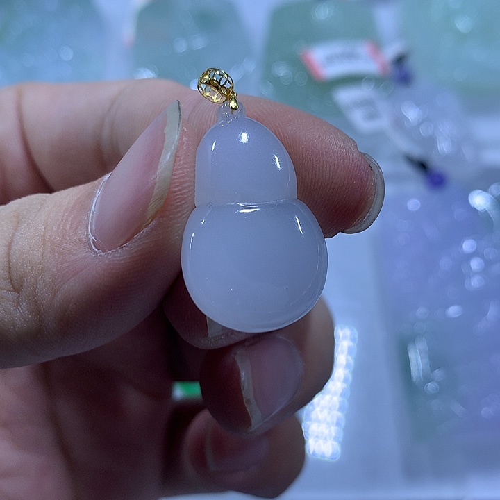 翡翠18K金镶嵌颈饰天然翡翠A货吊坠