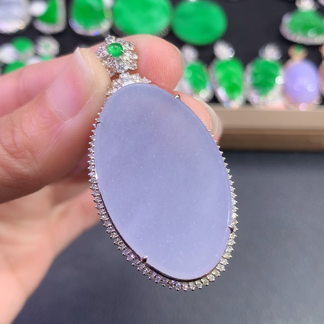 翡翠吊坠(赠链)18K金镶嵌