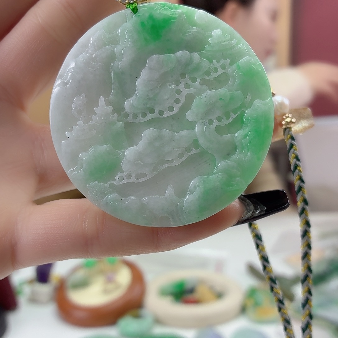翡翠未镶嵌颈饰翡翠