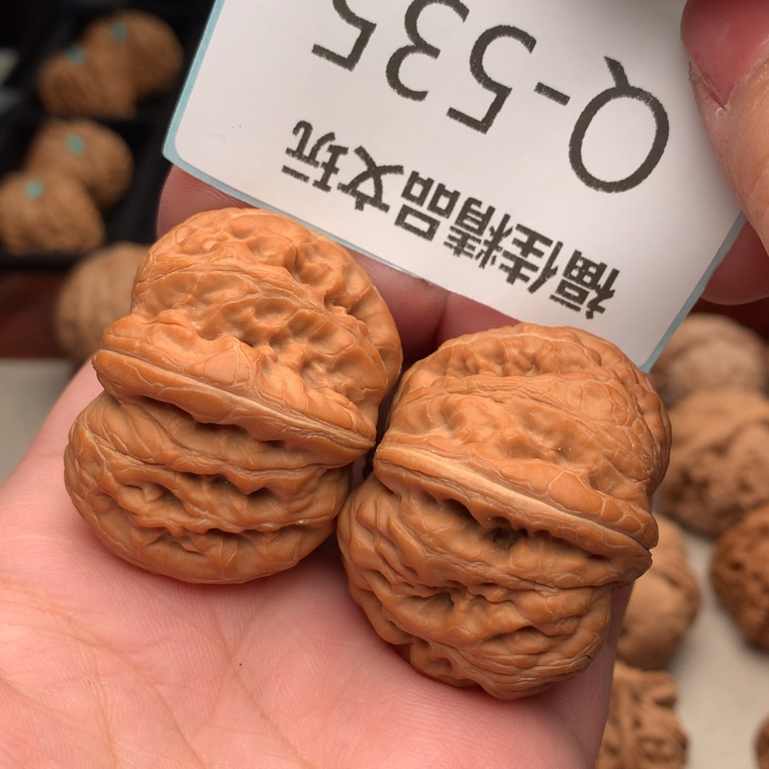 文玩核桃把件无*42元宝………..
