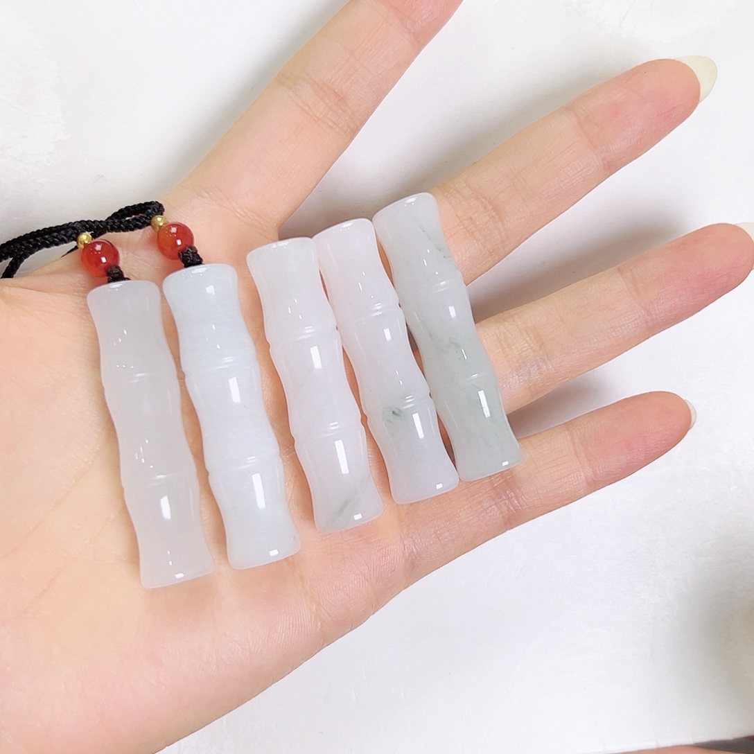 石英质玉未镶嵌颈饰竹节吊坠