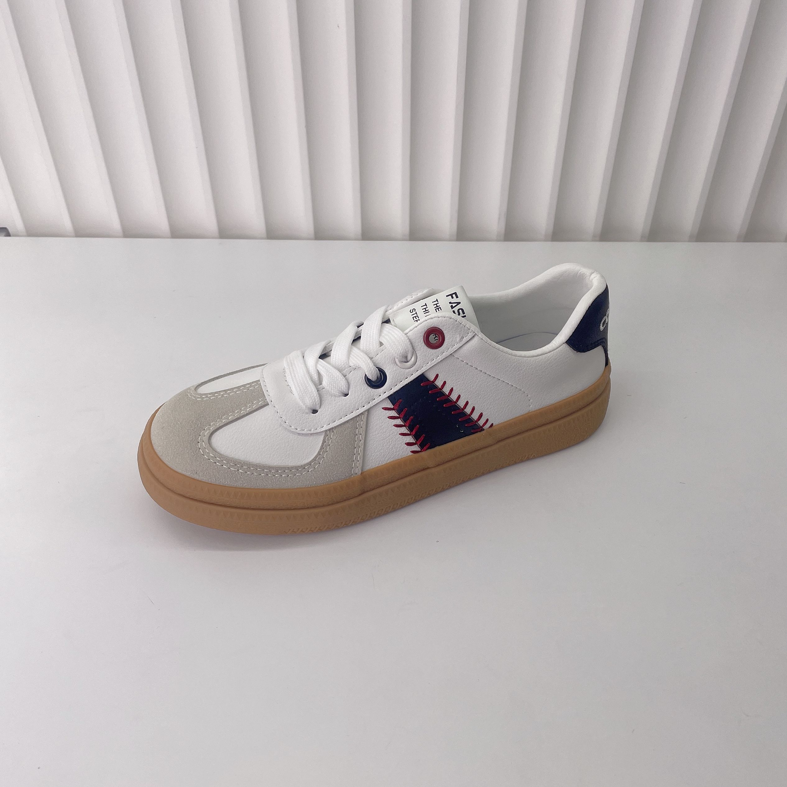 2025秋冬季新款德训鞋板鞋休闲拼色低跟平底圆头女鞋24c7005