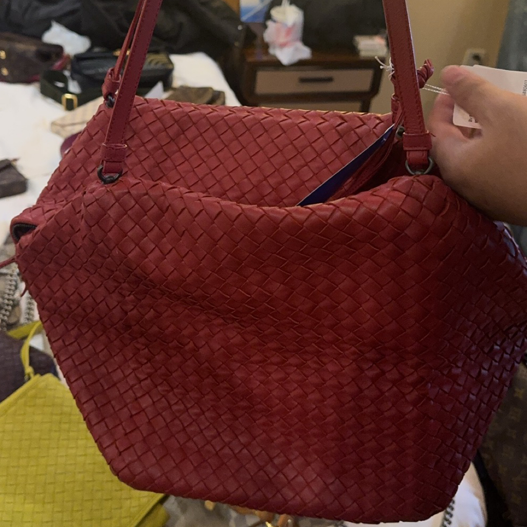 95新 BOTTEGA VENETA/葆蝶家 莫尤塔/暗红色大号骰子包