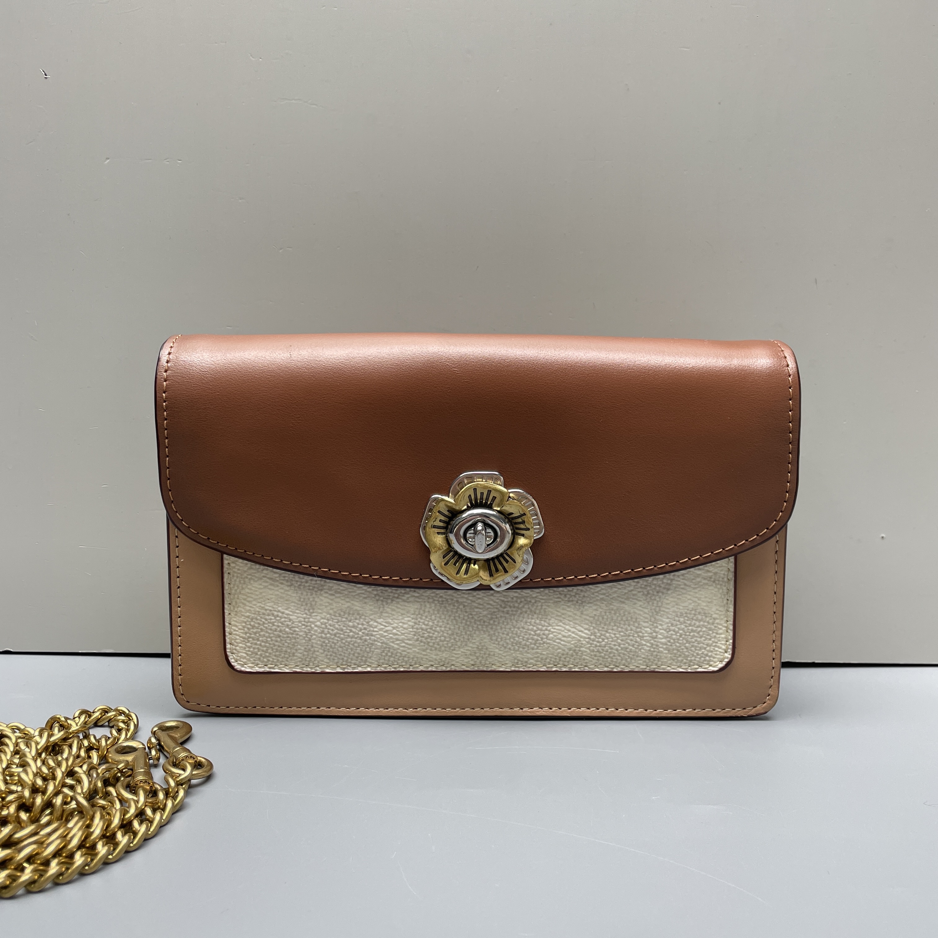 95新 COACH/蔻驰 小林parker19山茶花棕拼链条包19*11*4cmB120807