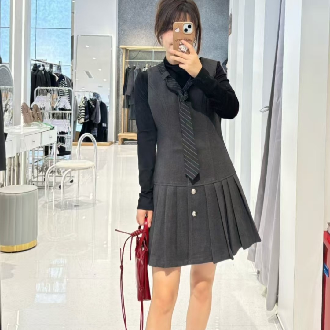 秋冬季学院风气质百搭套装裙上衣打底加连衣裙流行时尚潮牌女装