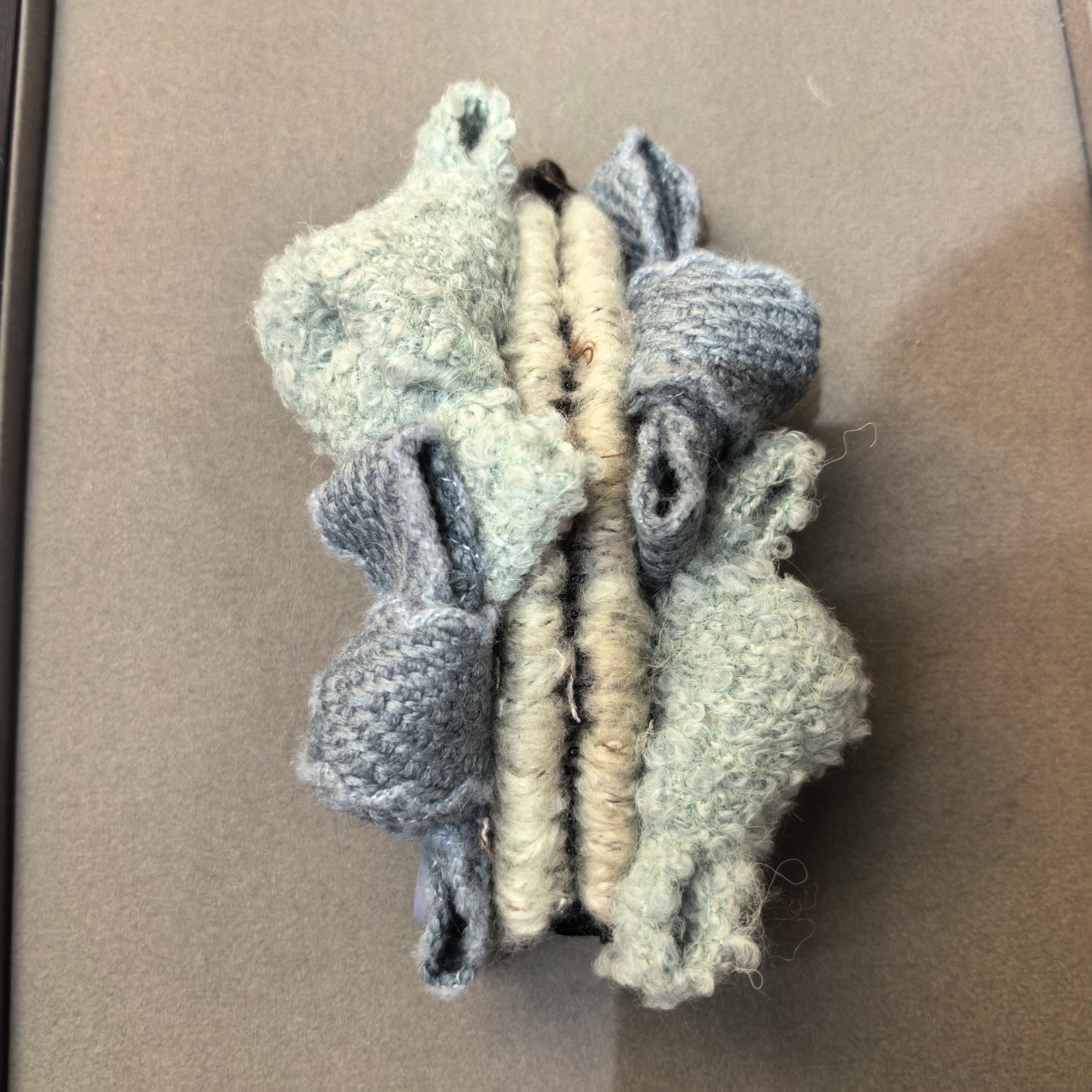 E611蓝色糖果双蝴蝶结纽扣香蕉夹发夹