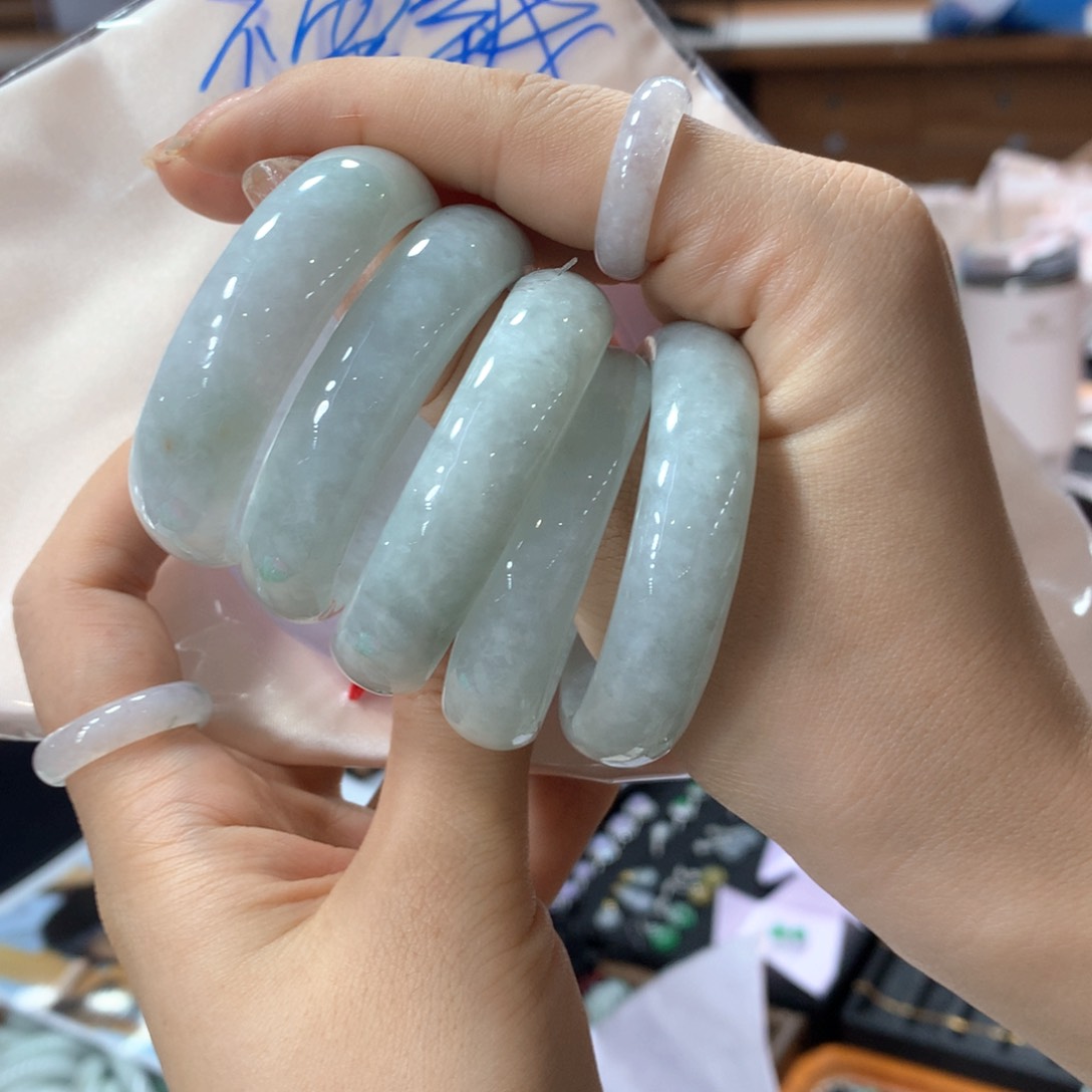 未镶嵌手镯翡翠往****你买断