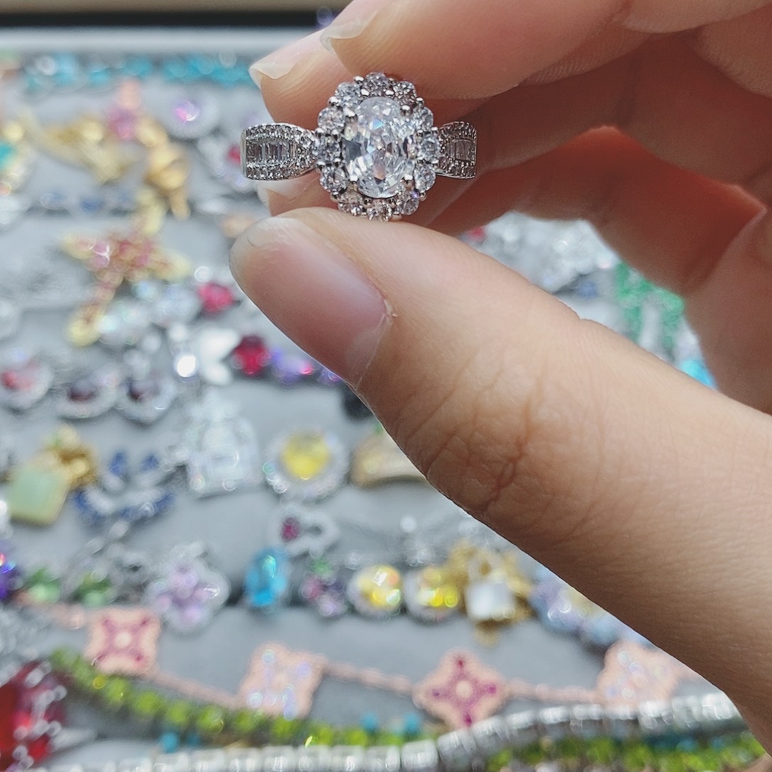 【闪购商品】银S925镶嵌耳饰托帕石