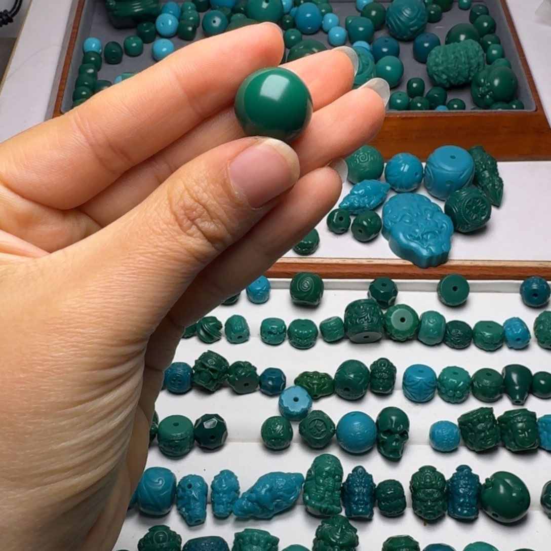 琉璃颈饰科技松配饰