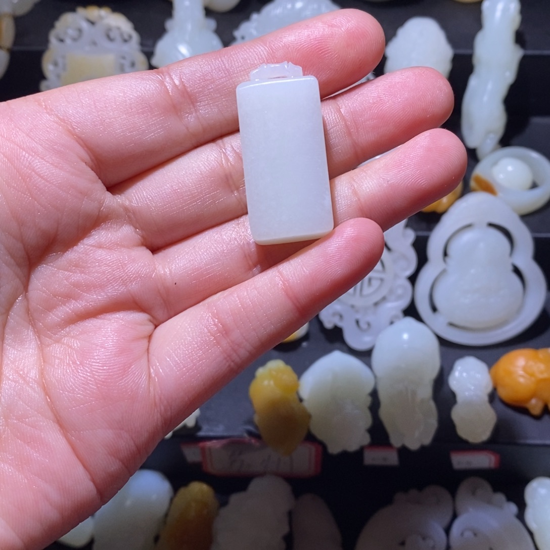 清***流和田玉未镶嵌颈饰