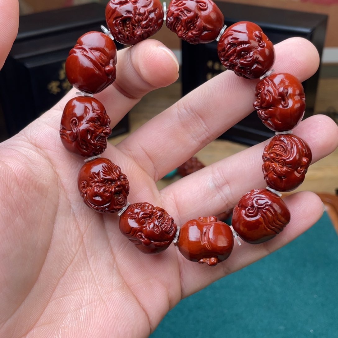 橄榄核吊坠爱*恶僧表弟回血