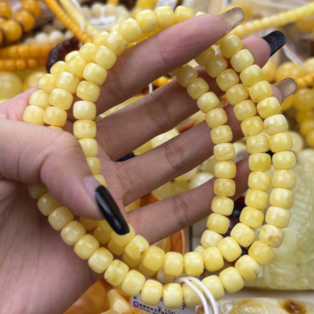 琥珀珠宝奇石未镶嵌