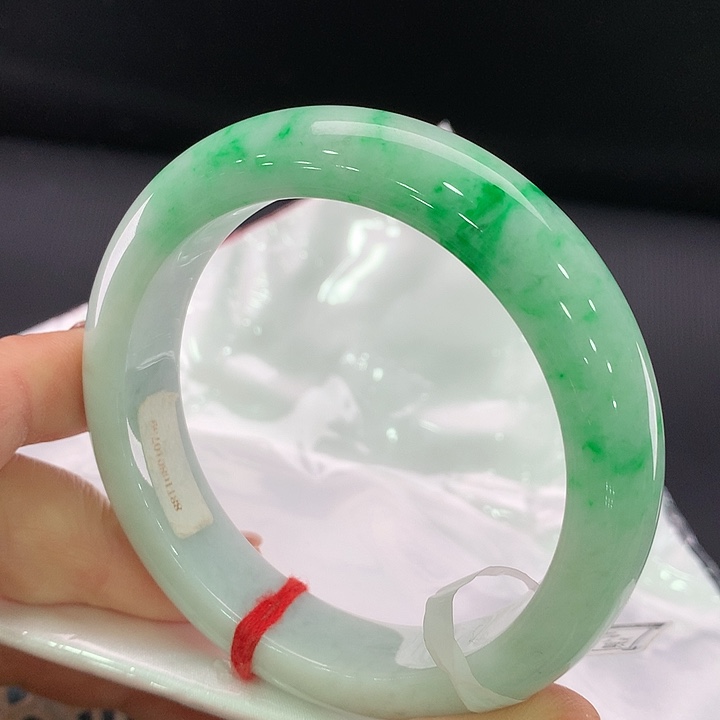 翡翠手镯未镶嵌正圈57.5