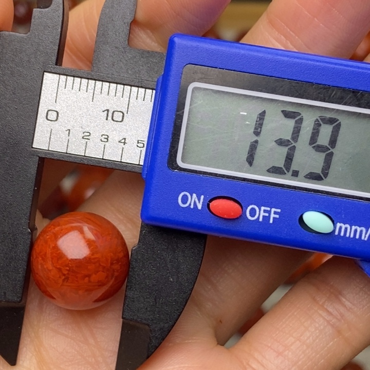 南红玛瑙配饰未镶嵌