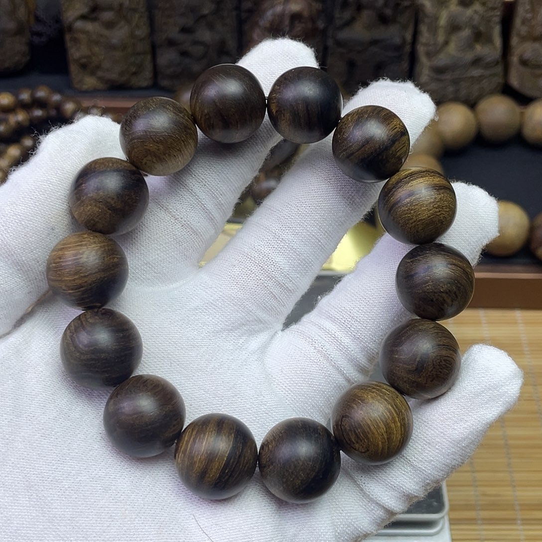 舟***沉香手串越南白奇…………