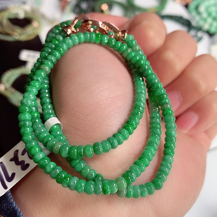 翡翠颈饰未镶嵌项链