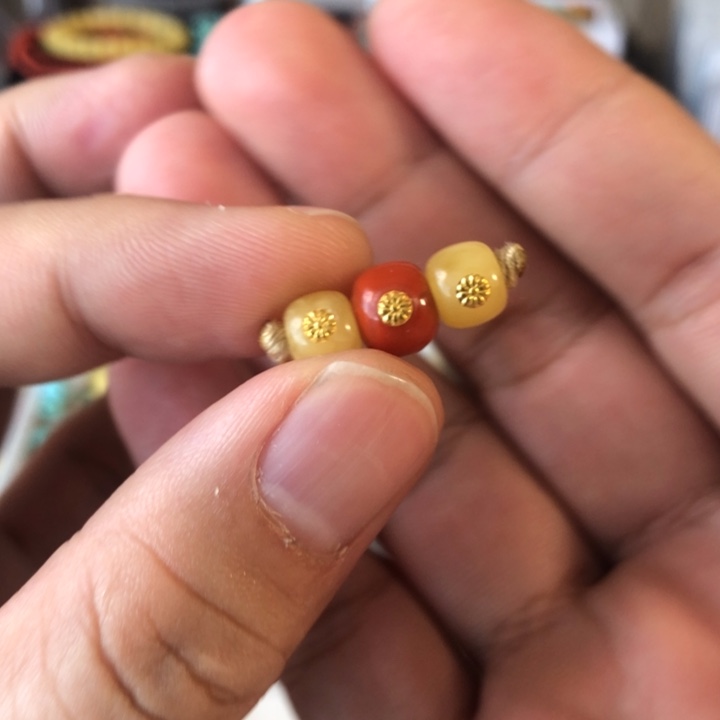 蜜蜡珠宝奇石未镶嵌