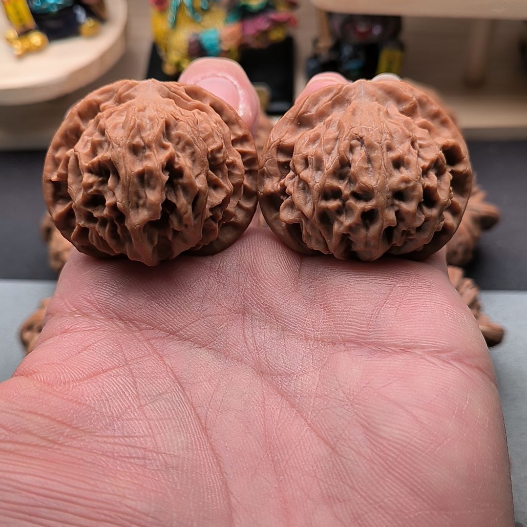 文玩核桃吊坠山地秦公子44+尺