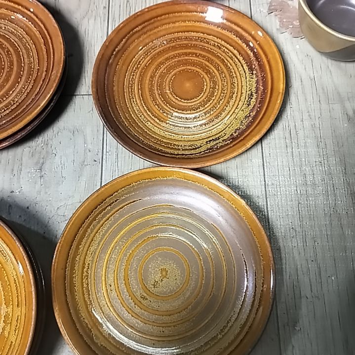 盘瓷片陶瓷杯盘壶碗都有