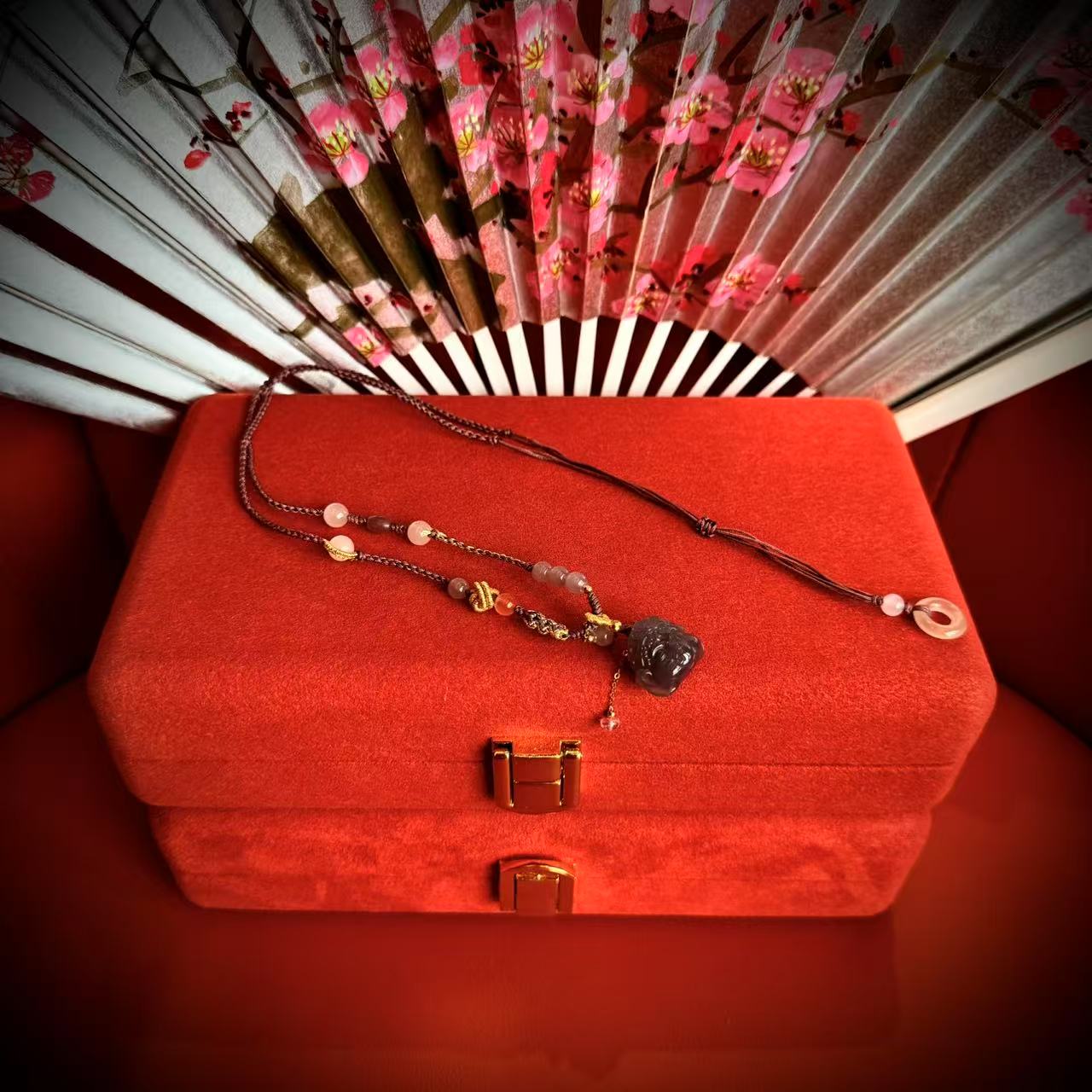 壹屿珠宝     608025   和田玉典藏级颈饰