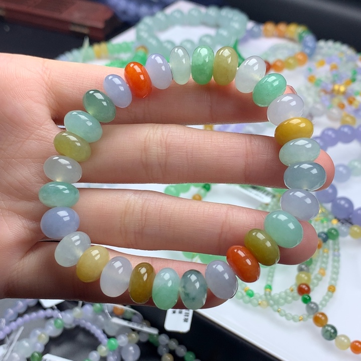 翡翠手镯未镶嵌卡