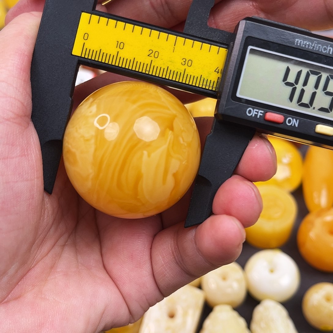 蜜蜡裸石未镶嵌珠子