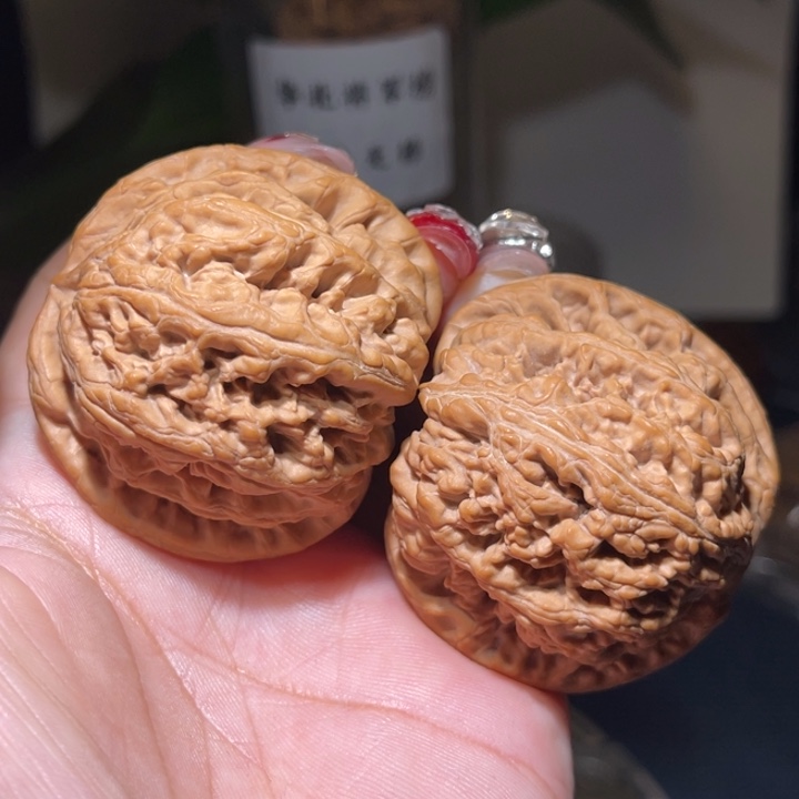 桃核把件          48粗筋61.3克