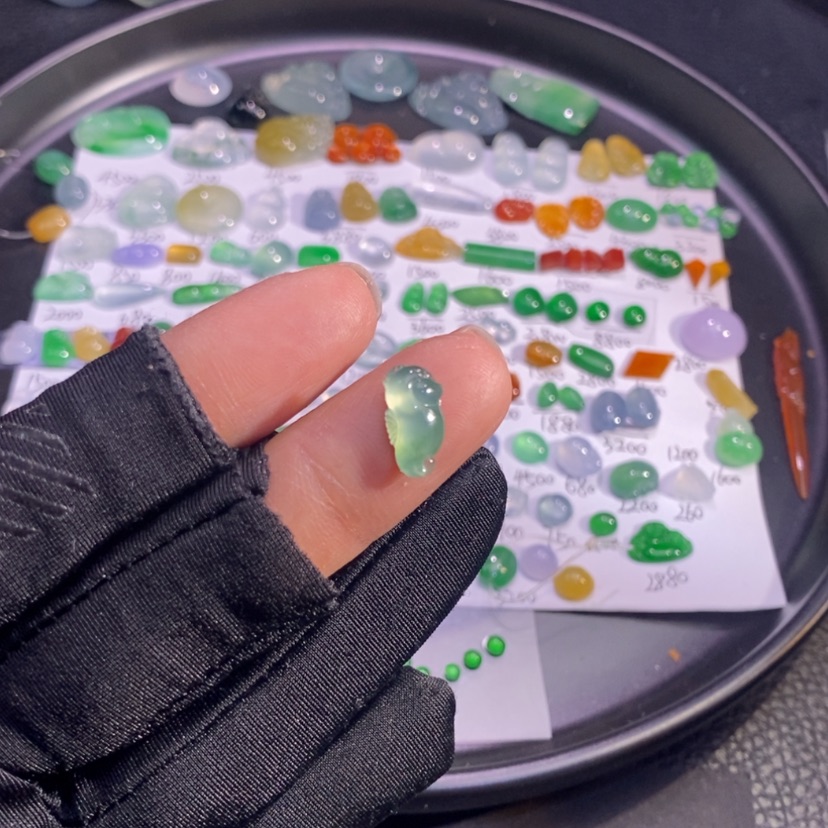 【闪购商品】翡翠挂件未镶嵌马