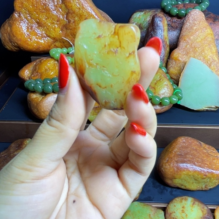 和田玉未镶嵌挂件