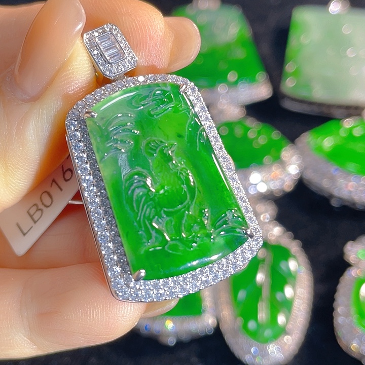 翡翠未镶嵌颈饰翡翠