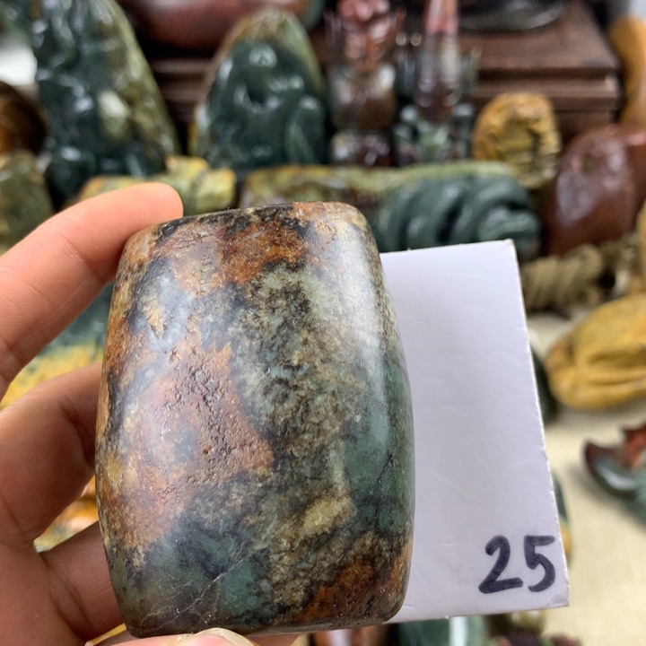 岫岩河磨玉（透闪石质玉）未镶嵌珠宝奇石