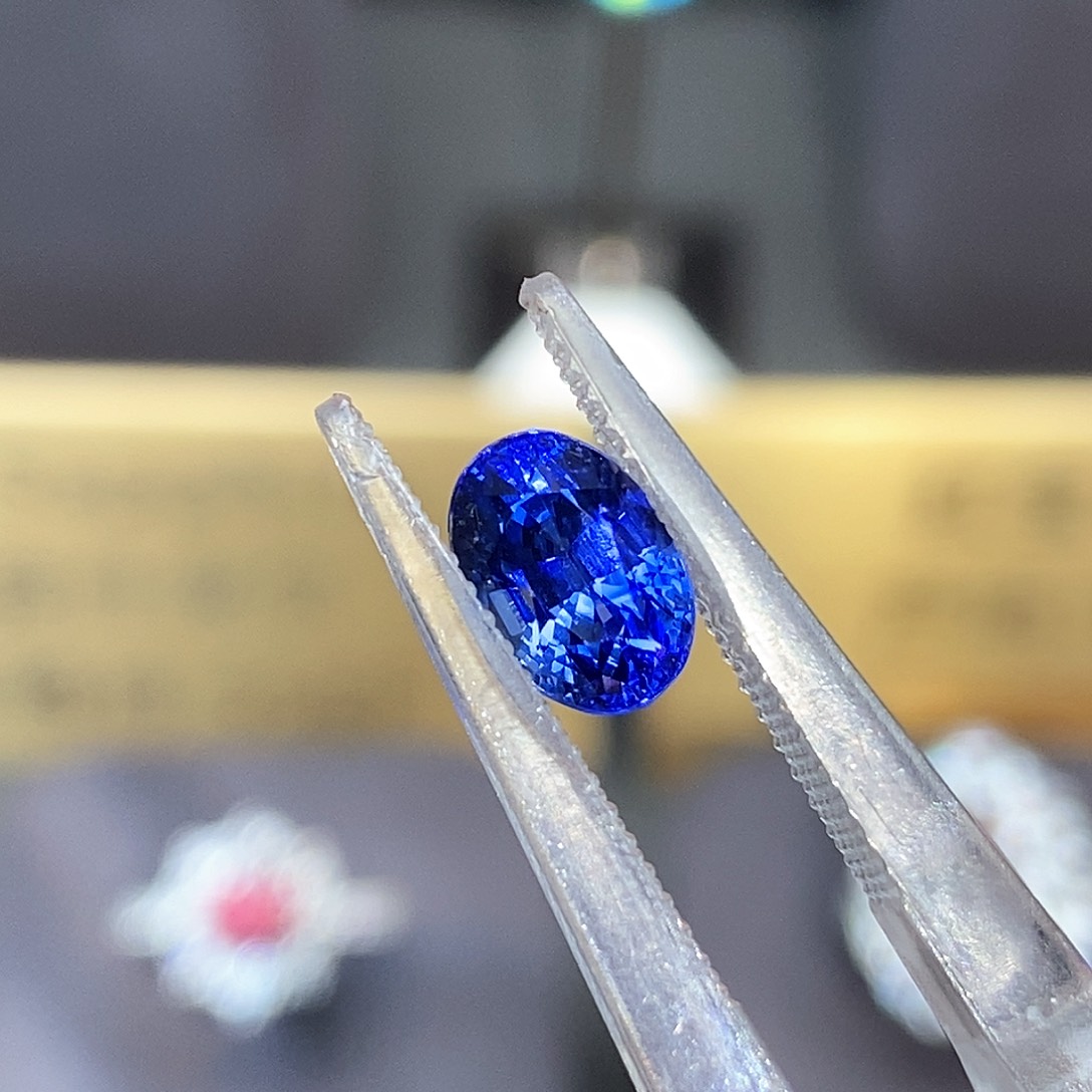 蓝宝石裸石未镶嵌1.7克拉